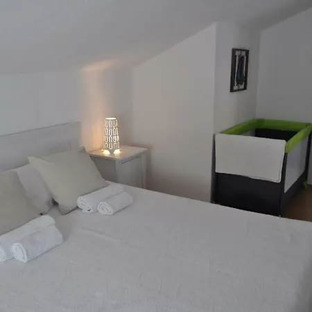 Bella Apartments Vir Exterior foto