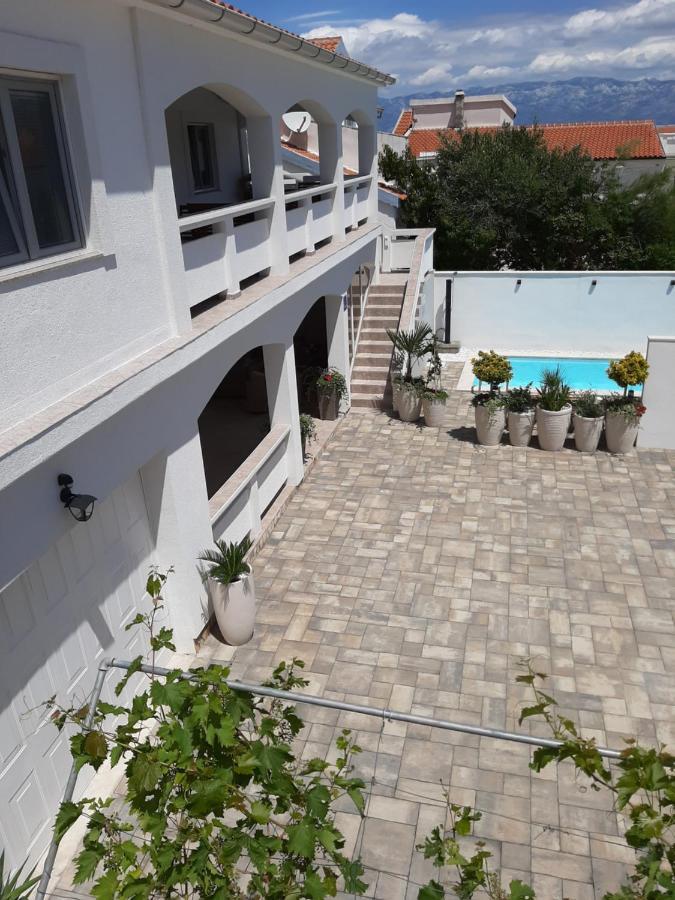 Bella Apartments Vir