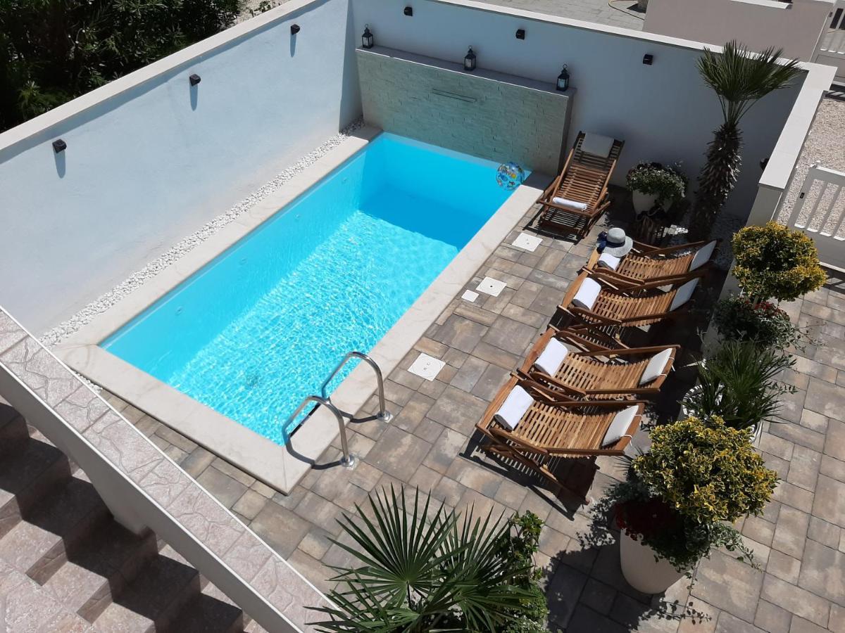 Bella Apartments *