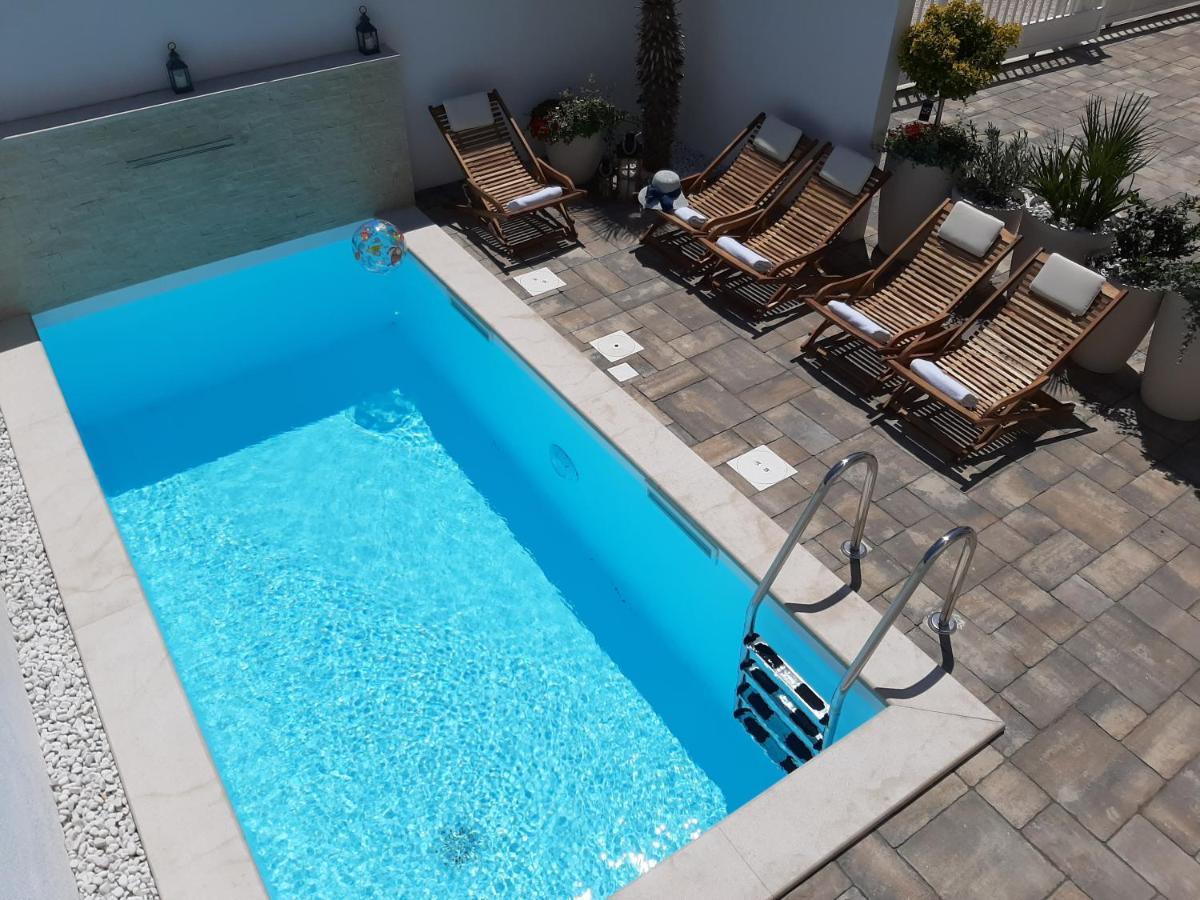 Bella Apartments * Vir