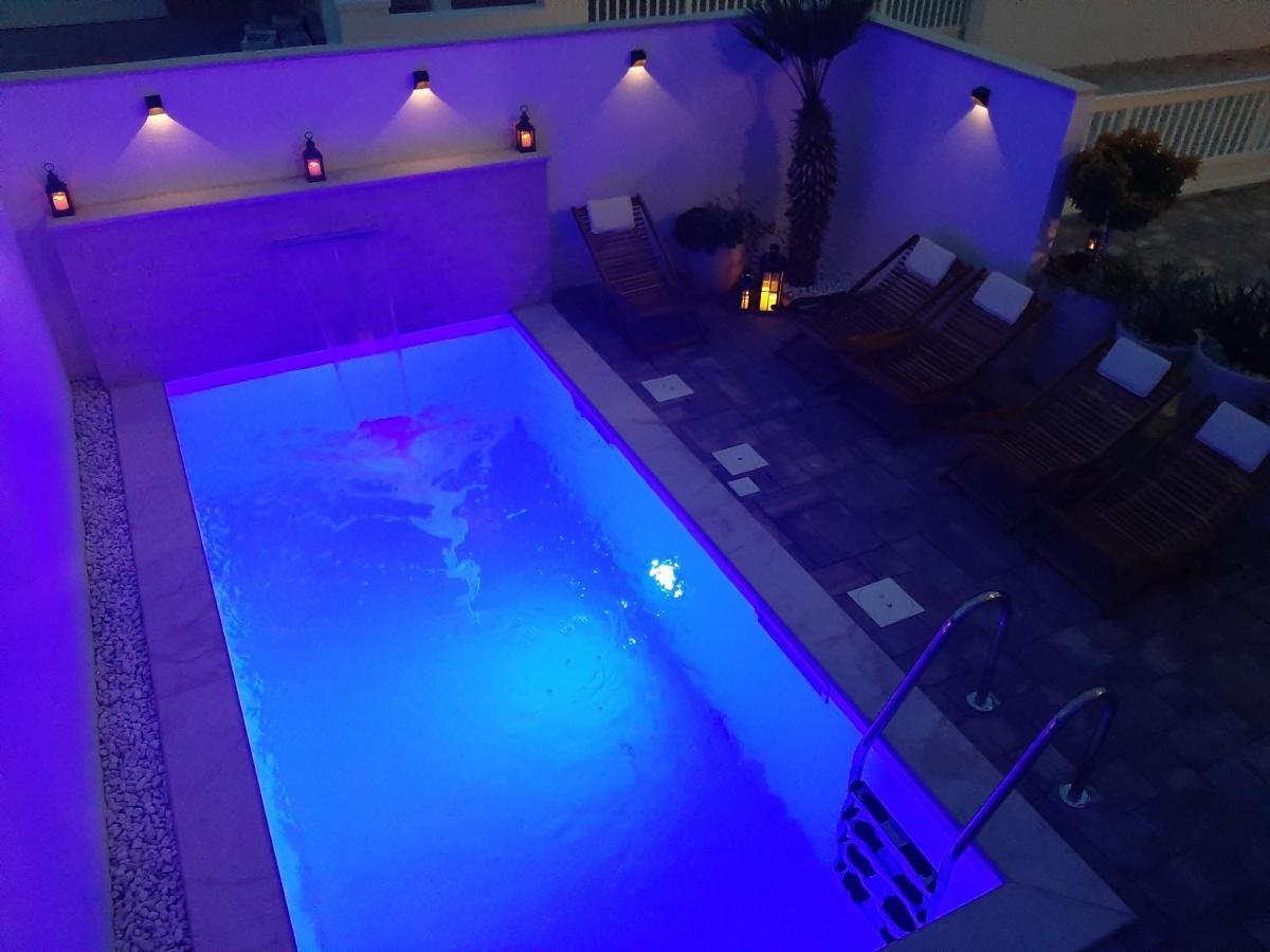 Bella Apartments * Vir