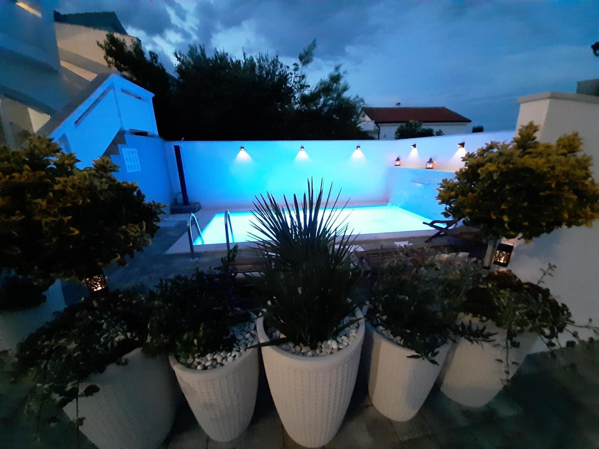 Bella Apartments Vir