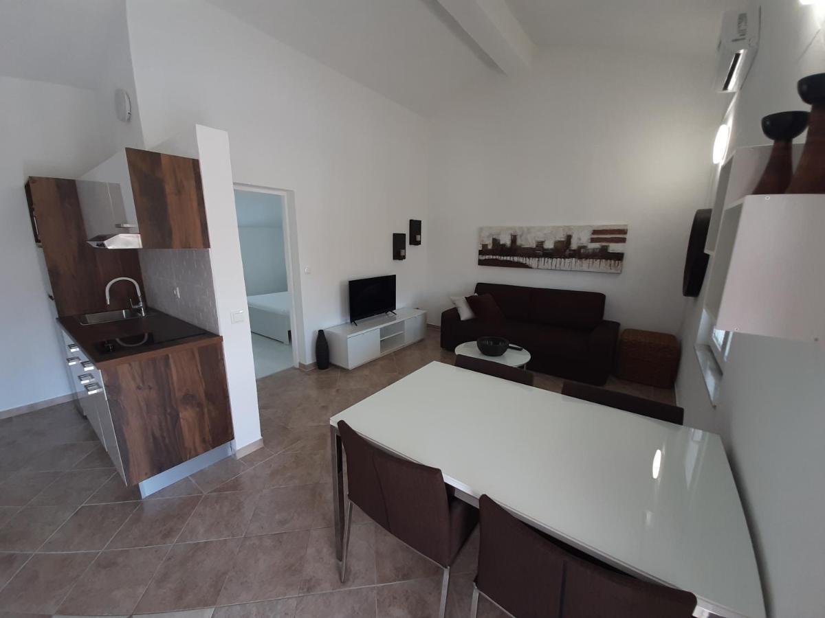 Bella Apartments Vir