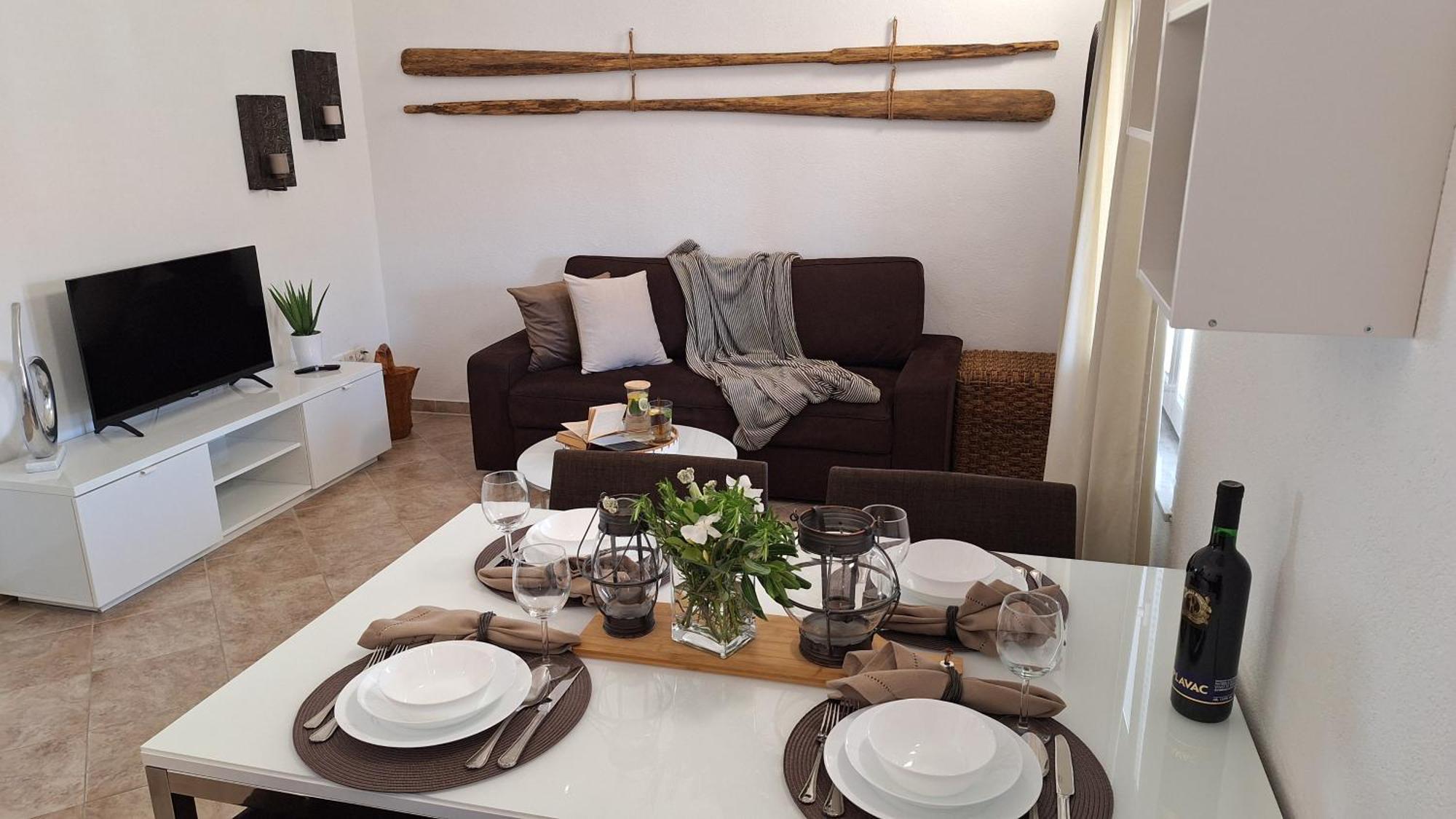 Bella Apartments * Vir